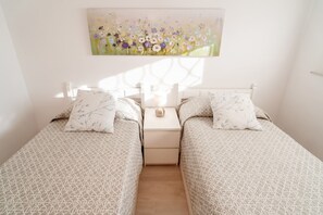 Apartment | 2 bedrooms, iron/ironing board, Internet - Unik Vacation Inspira (Torredembarra)