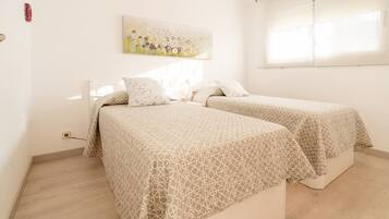 Apartment | 2 bedrooms, iron/ironing board, Internet