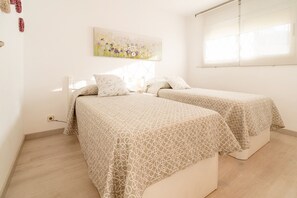 Apartment | 2 bedrooms, iron/ironing board, Internet - Unik Vacation Inspira (Torredembarra)