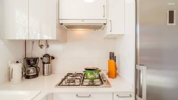 2 bedrooms, iron/ironing board, Internet