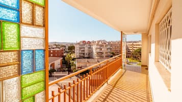 Apartment | 2 bedrooms, iron/ironing board, Internet