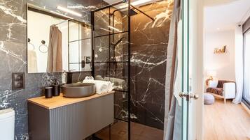 Apartment | 3 bedrooms, iron/ironing board