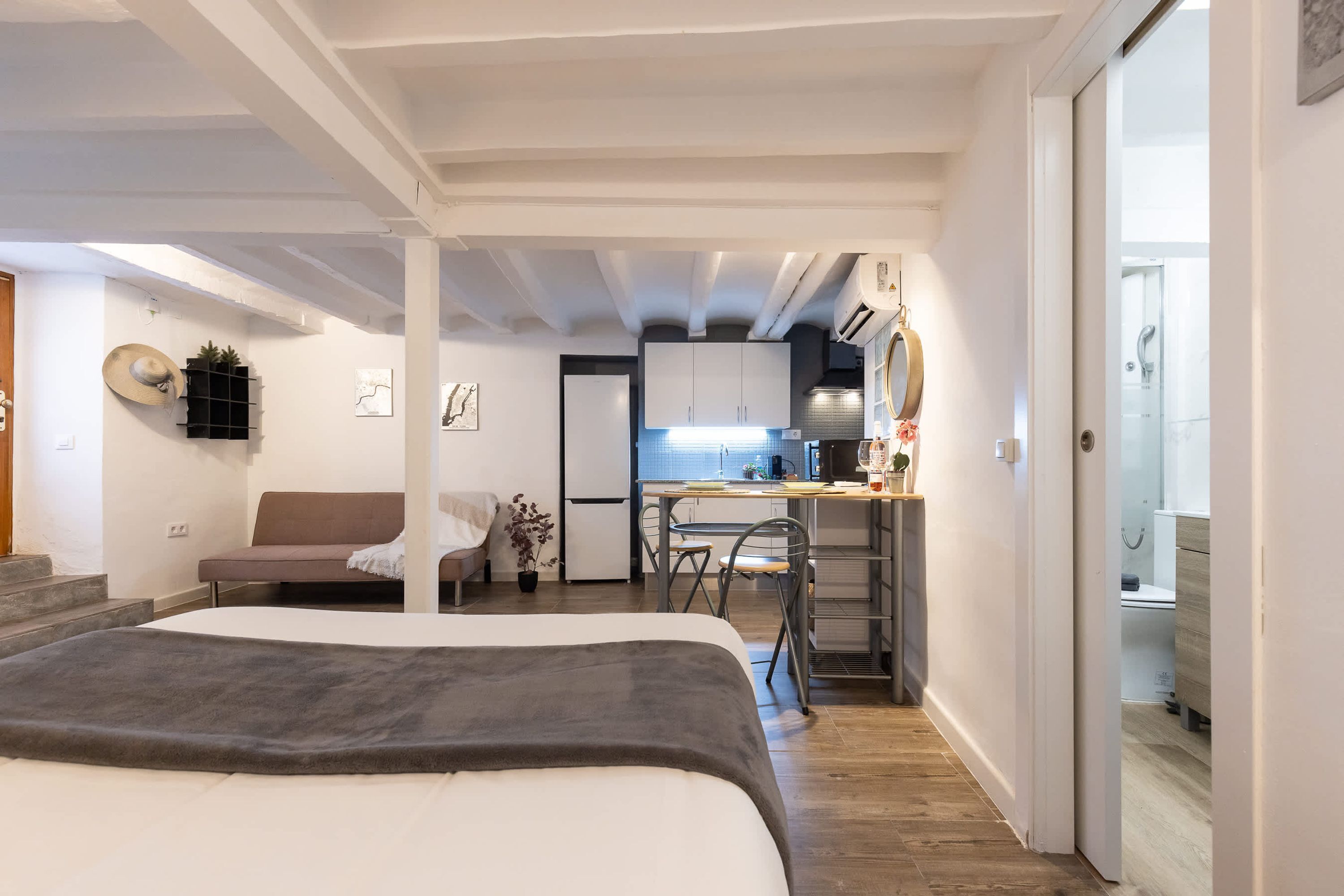 Apartment | 1 bedroom, desk, iron/ironing board