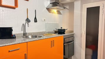 Appartement | 1 slaapkamer, een bureau, een strijkplank/strijkijzer