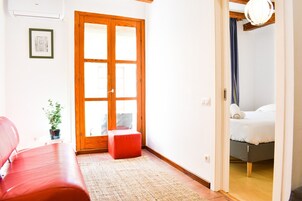 Apartment | 1 bedroom, iron/ironing board