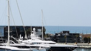 A marina with several yachts docked. - Unik Vacation Marina (Tarragona)