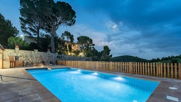 Villa | 9 bedrooms, desk, Internet