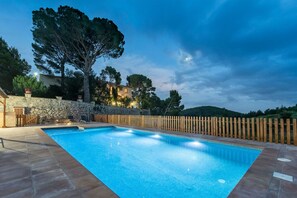 Villa | 9 bedrooms, desk, Internet