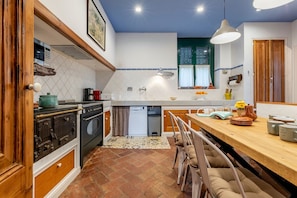 Villa | 9 bedrooms, desk, Internet