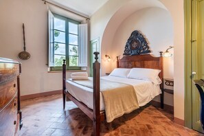 Villa | 9 soverom, skrivebord og internett