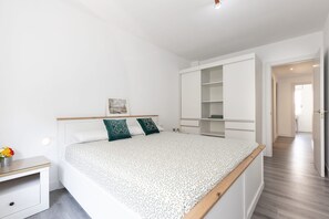 Appartement | 3 slaapkamers, een bureau, internet