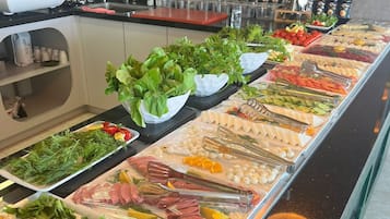 Free daily buffet breakfast