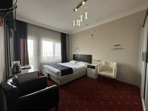 Standardrum - balkong - sjöutsikt | Skrivbord och gratis wi-fi