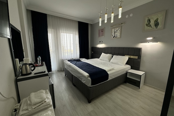 Standard Room, Balcony, Lake View | Desk, free WiFi