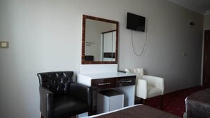 Desk, free WiFi - Blue Lake Otel (Beysehir)