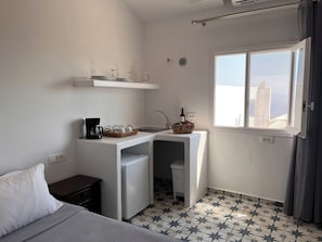 City Studio, 1 King Bed, City View