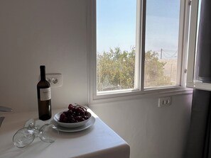City Studio, 1 King Bed, City View | Iron/ironing board, free WiFi, bed sheets - High Point Apartments Fira (Santorini)