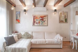 Smart TV - Apartments Rinatoni (Omiš)