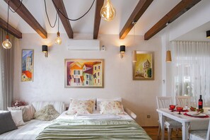 2 dormitorios, tabla de planchar con plancha, wifi y ropa de cama