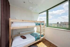 1 chambre, bureau, fer et planche à repasser, Wi-Fi