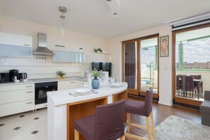 Fridge, microwave, oven, stovetop