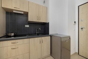 Refrigerador, microondas, parrilla de estufa y lavavajillas 