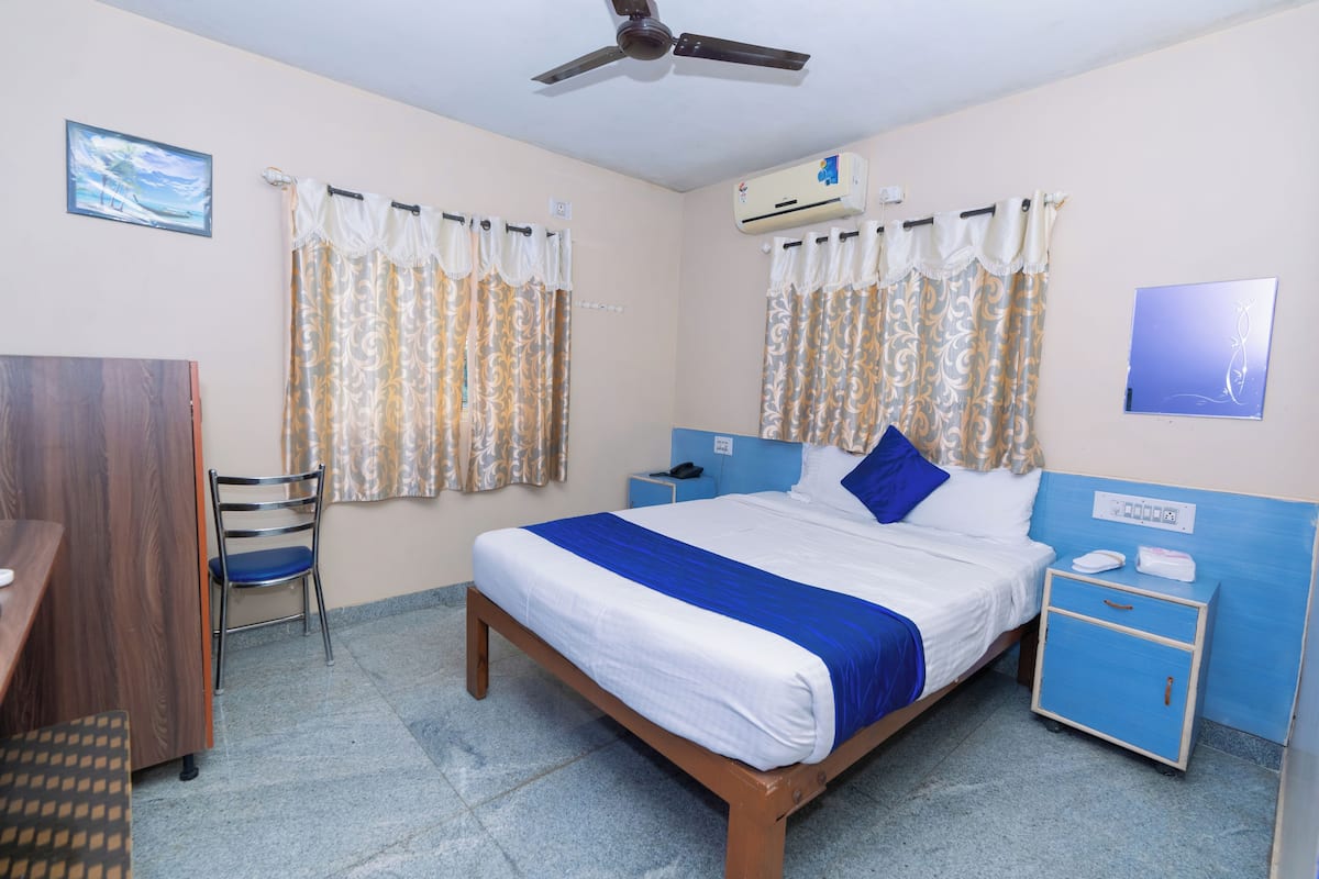 Deluxe Room, Garden View | Private kitchen