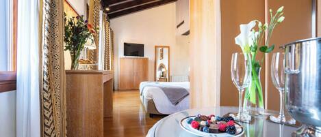 Chambre Double Romantique, vue canal