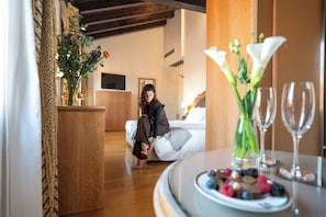 Romantic Double Room, Canal View - Residenza San Marco (Venice)