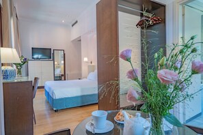 免费 WiFi、床单