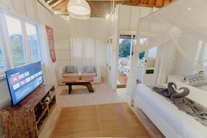 Estudio, balcón, vistas al jardín | Escritorio, cortinas opacas, tabla de planchar con plancha y wifi gratis