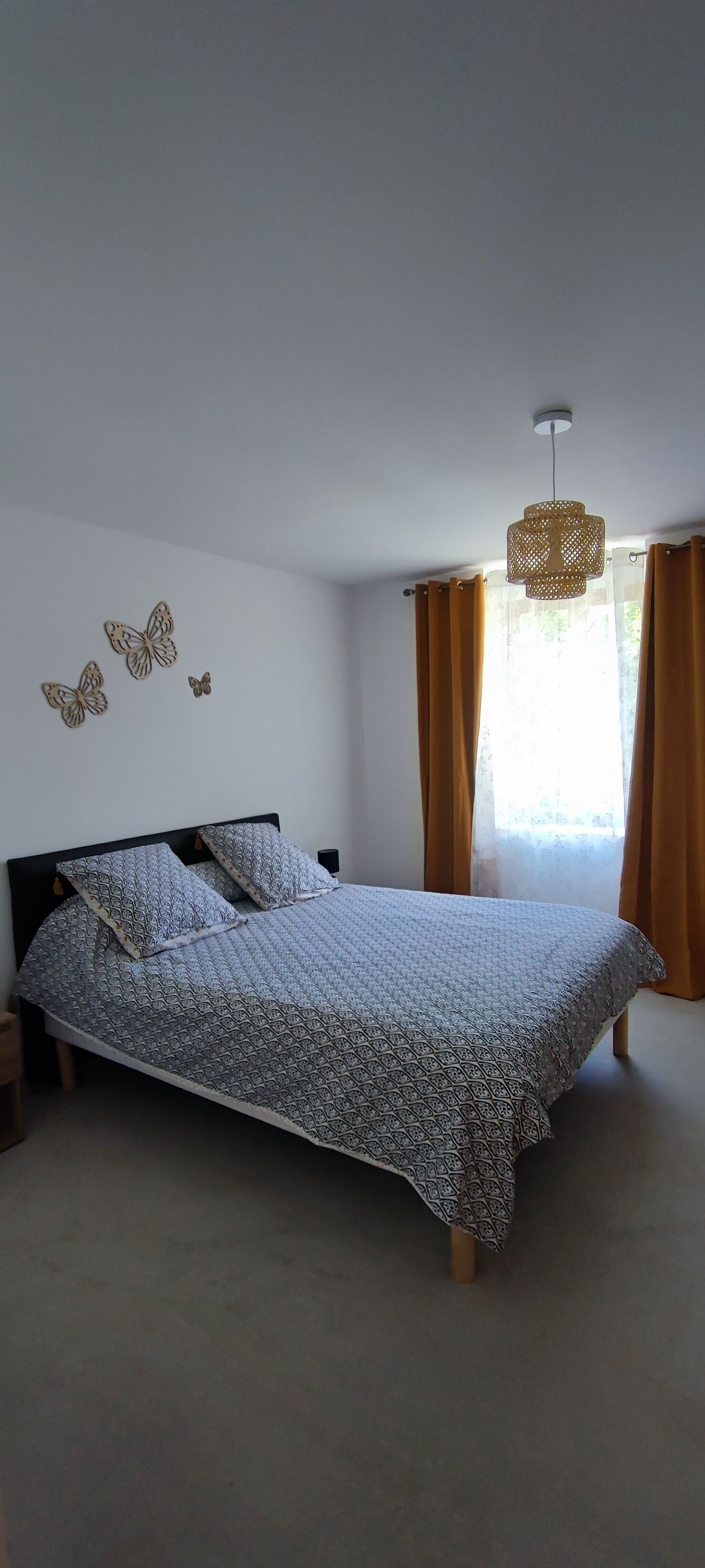 2 多间卧室、熨斗/熨衣板、WiFi、床单