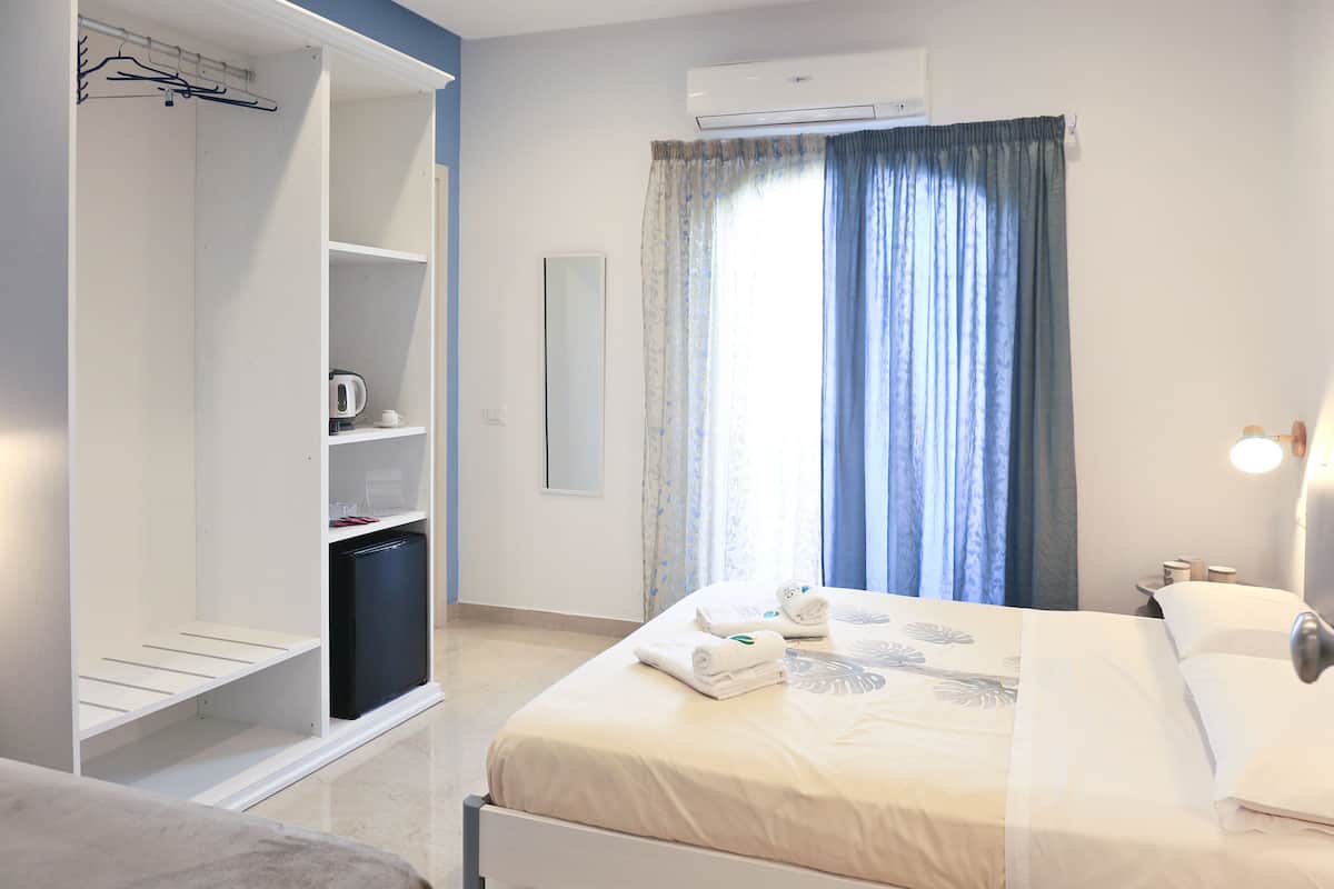 1 bedroom, desk, soundproofing, free WiFi