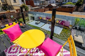 Outdoor dining - EMPRESS HALL BLACKPOOL - The ultimate large group accommodation in Blackpool  (Blackpool)