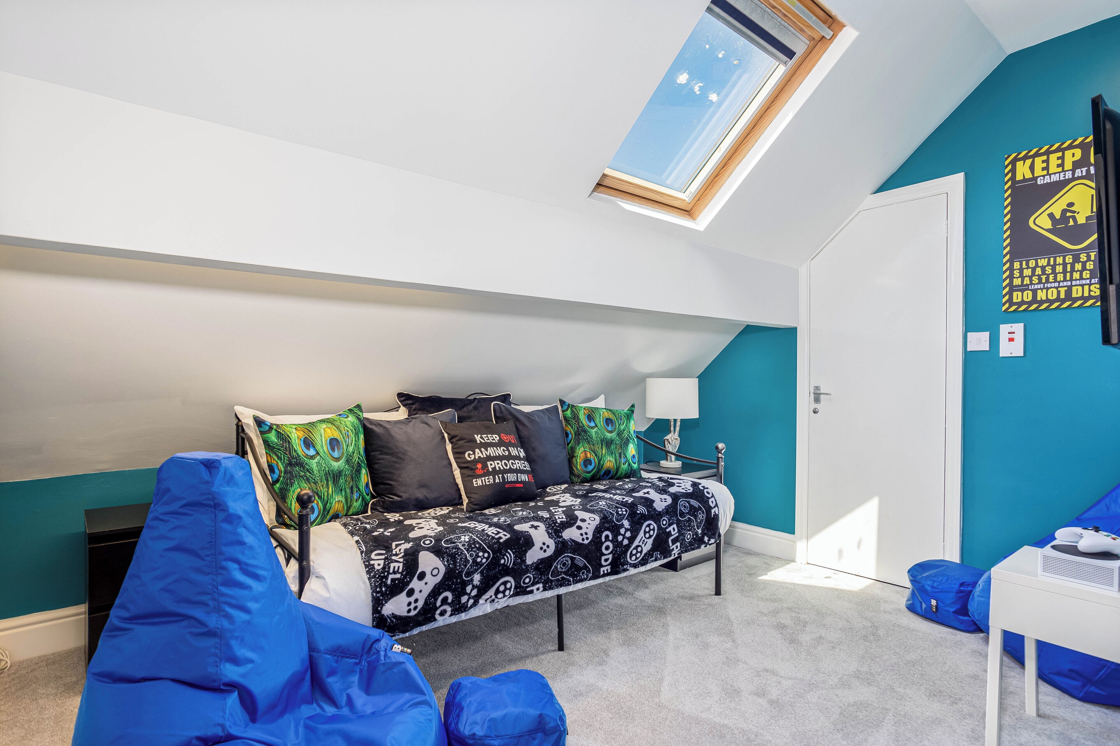 10 bedrooms, iron/ironing board, free WiFi