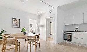 Dining - Superb First-Floor Mid Town Apartment (Aarhus)