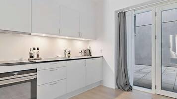 Kühlschrank, Ofen, Herdplatte, Geschirrspüler
