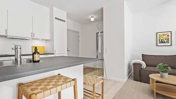 Téléviseur, bureau