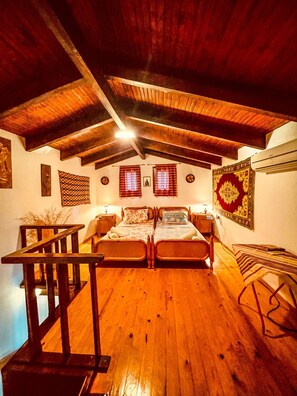 House - Villa Xanthi in Doctor s Area (Karystos)