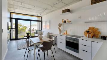 One Bedroom | Área de estar | Smart TV 24 polegadas com canais digitais, Netflix