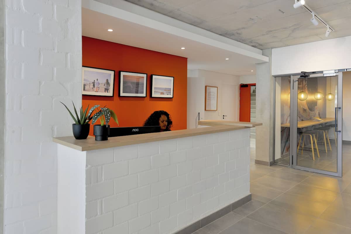 Apartment (2 Bedrooms) | Interior entrance