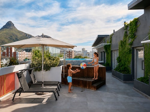SIX ON N - Fluent Serviced Apartments