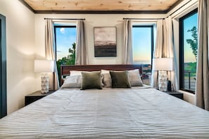 6 bedrooms, iron/ironing board, free WiFi, bed sheets