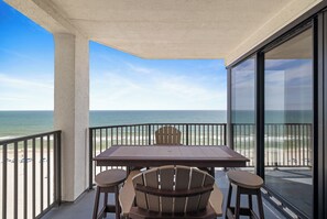 Outdoor dining - Broadmoor 902 by Liquid Life (Orange Beach)