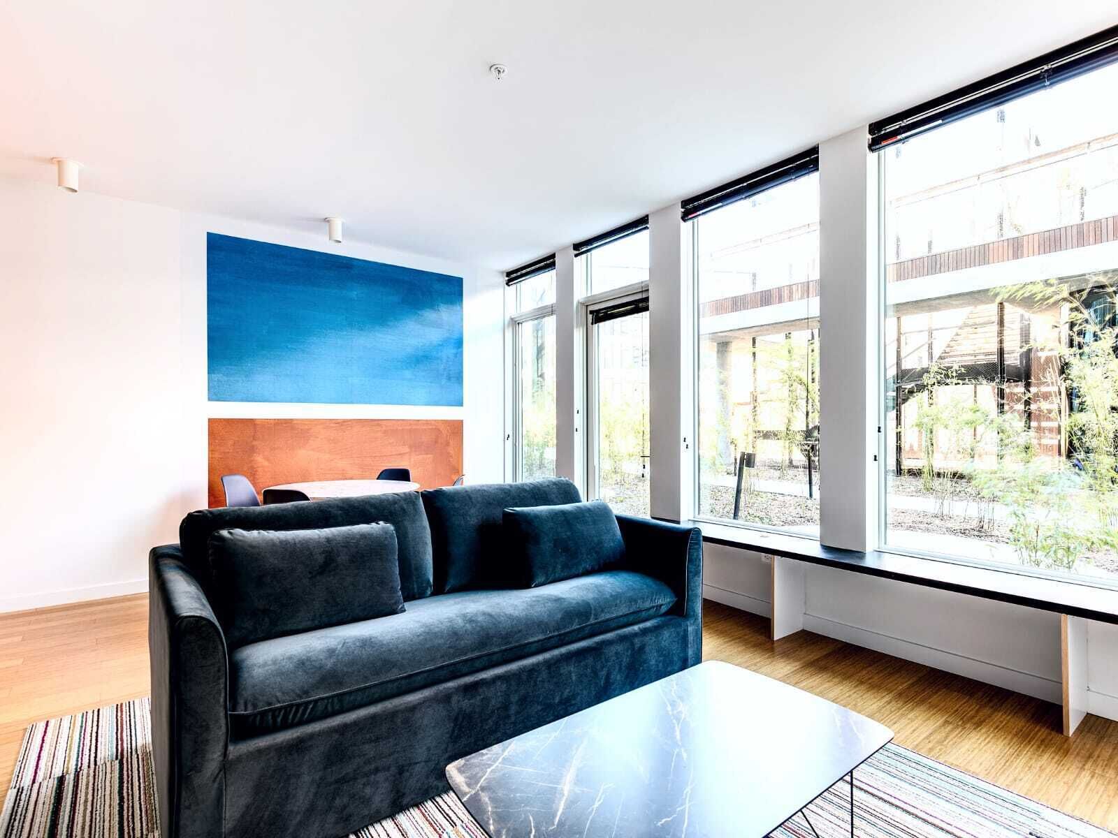 Luxury Apt with Pool and Gym - URB-3119
