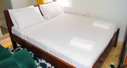 Cozy studio apartment in Mombasa with WiFi, swimming pool and Sea view.
