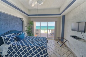 2 bedrooms, free WiFi, bed sheets, wheelchair access - Beachfront Oceanview Condo Water Slides Las Palmas Resort Sandy Beach (Puerto Peñasco)