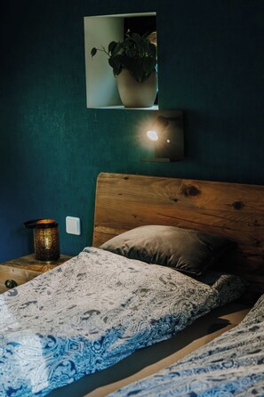 Room, Courtyard View | 1 bedroom, desk, laptop workspace, free WiFi - Maison Ubuntu (Beauraing)