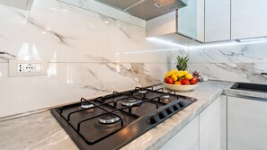 Refrigerador, horno, parrilla de estufa y lavavajillas 