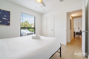 2 bedrooms, iron/ironing board, free WiFi, bed sheets